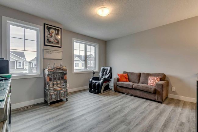 350 Yorkville Road Sw, Home with 4 bedrooms, 2 bathrooms and 4 parking in Calgary AB | Image 28