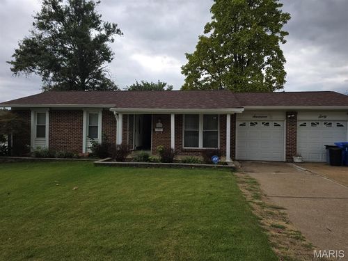 1760 Layven Ave, Florissant, MO, 63031-6424 | Card Image