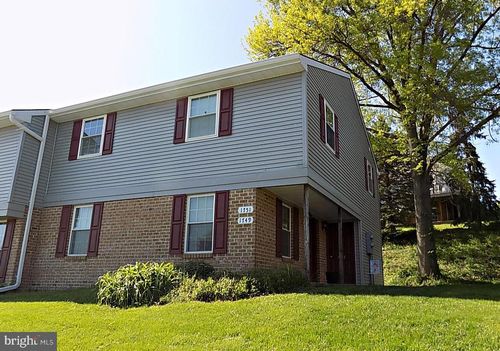 1751 Long Dr, YORK, PA, 17406-6738 | Card Image