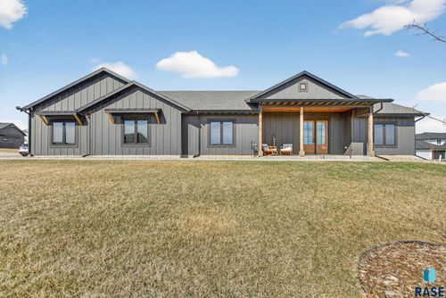 2400 N Reichelt Cir, Tea, SD, 57064-2666 | Card Image