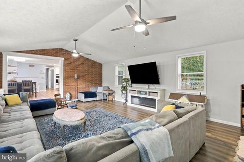 14804 Lone Oak Rd, CUMBERLAND, MD, 21502-5642 | Card Image