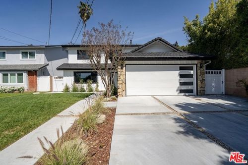 13925 Branton Pl, Sherman Oaks, CA, 91423-1203 | Card Image