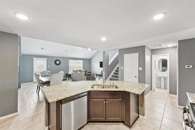 5206 Pointe Spring Xing, House other with 4 bedrooms, 3 bathrooms and 2 parking in Spring TX | Image 9