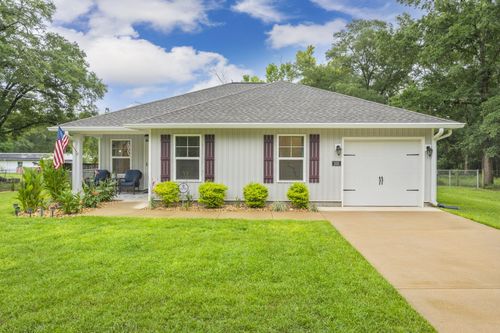 105 White St, Defuniak Springs, FL, 32435-2536 | Card Image