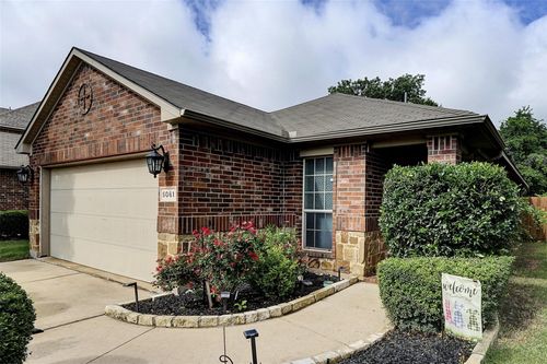 5061 Britton Ridge Ln, Fort Worth, TX, 76179-4294 | Card Image