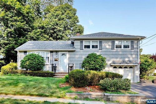 36 Hemlock St, Waldwick, NJ, 07463-1407 | Card Image