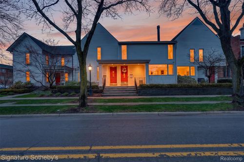 372 W Brown Street, Birmingham, MI, 48009 | Card Image