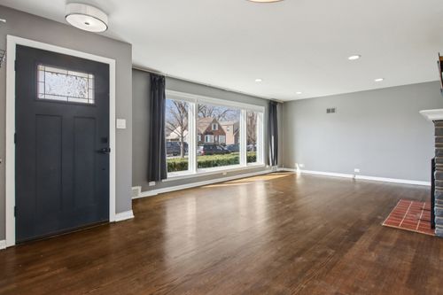 7641 Kilbourn Ave, Skokie, IL, 60076-3739 | Card Image