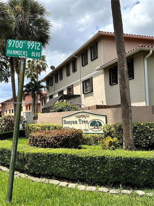 52-9860 Hammocks Blvd, Miami, FL, 33196-1586 | Card Image