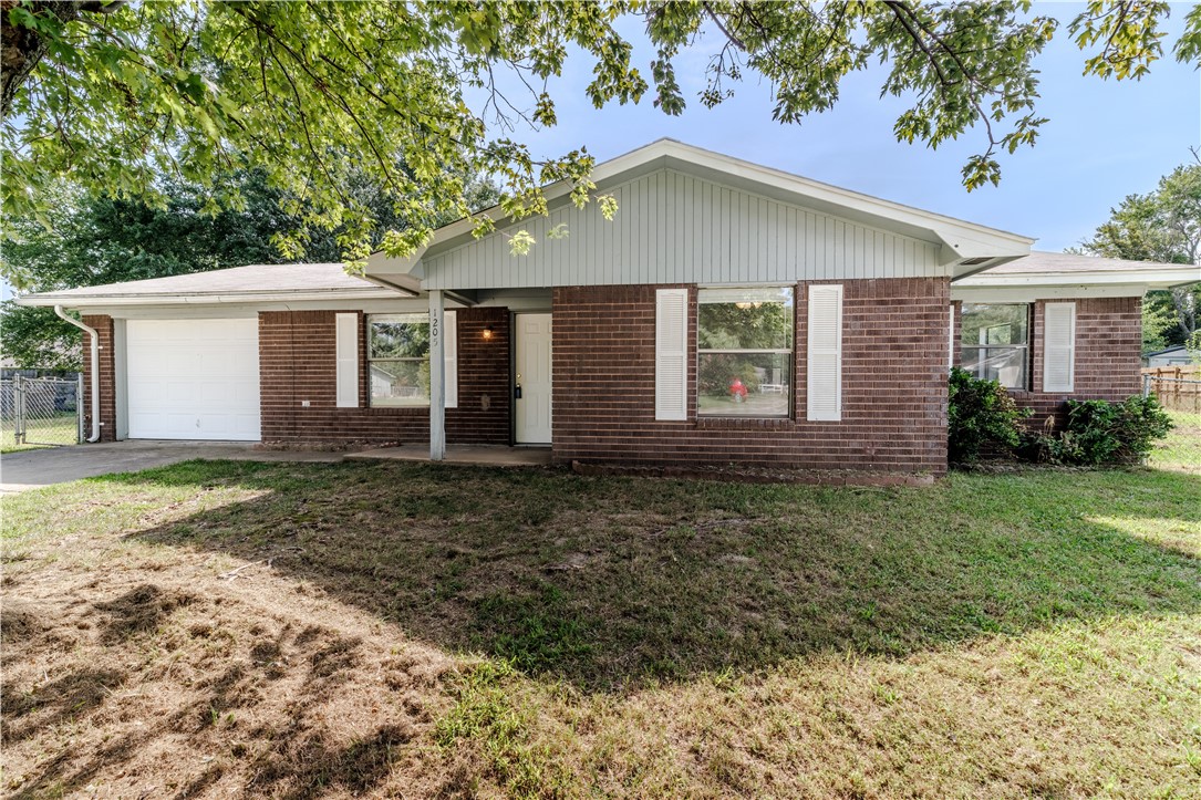 Henegar Dr, Siloam Springs, AR 72761 #1