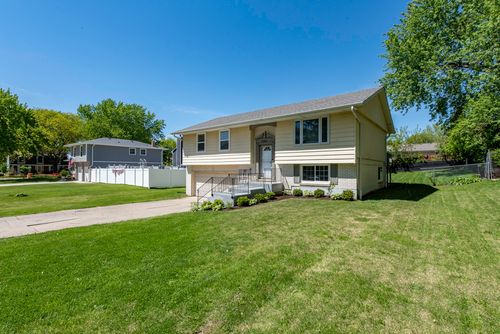 2308 Carriage Ln, Lindenhurst, IL, 60046-8836 | Card Image