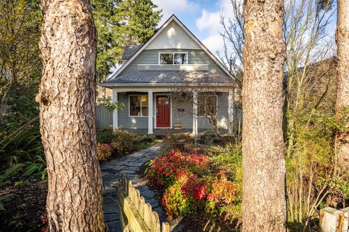 1013 5th St, Courtenay, BC, V9N1L3 | Card Image