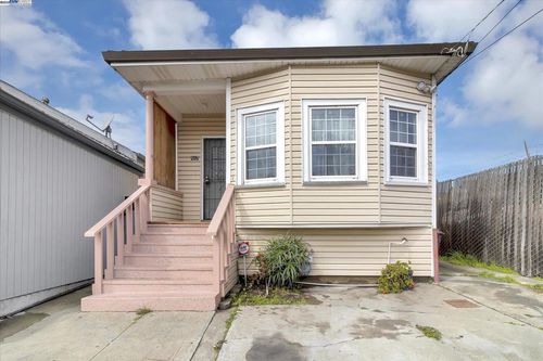 917 26th Ave, Oakland, CA, 94601-1433 | Card Image