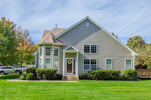 48 Avery Ln, Miller Place, NY, 11764-2451 | Card Image