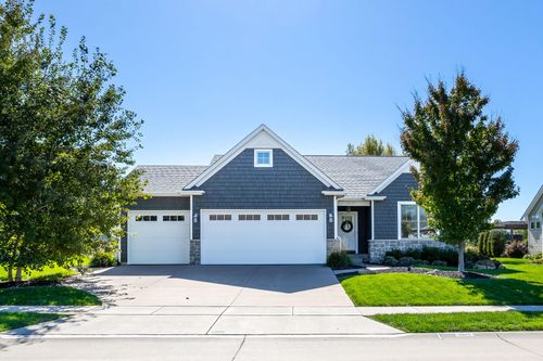 3619 Cobblestone Dr, Bettendorf, IA, 52722-8520 | Card Image