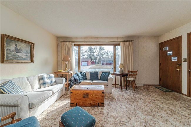 07-Living Room with Andersen Window Facing East | Image 7
