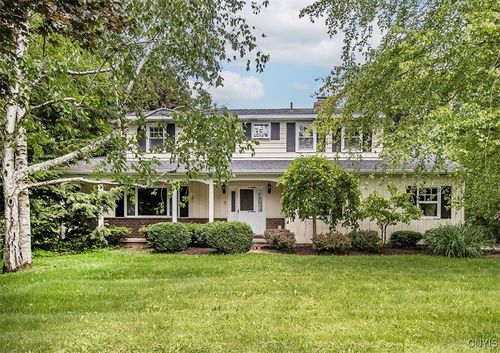 8357 Vassar Dr, Manlius, NY, 13104-9425 | Card Image