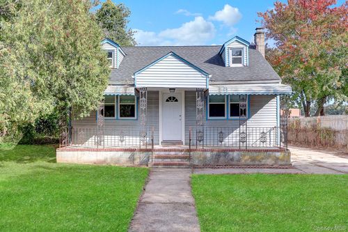 1801 Stein Dr, Bay Shore, NY, 11706-1755 | Card Image