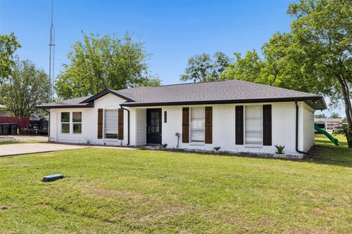 305 E Laura Avenue, Quinlan, TX, 75474 | Card Image