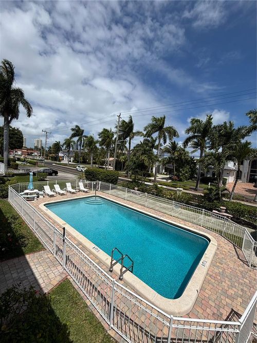 apt-20-500 Layne Blvd, Hallandale Beach, FL, 33009-6546 | Card Image