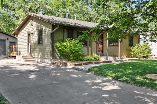 7026 Y Street, Lincoln, NE, 68505 | Card Image