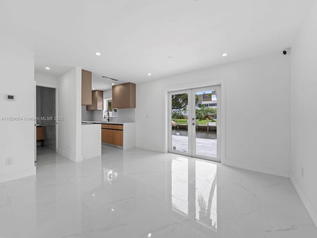 1007 Citrus Isle, House other with 4 bedrooms, 3 bathrooms and null parking in Fort Lauderdale FL | Image 15