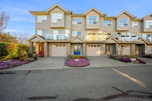 14-2475 Mansfield Dr, Courtenay, BC, V9N2M2 | Card Image