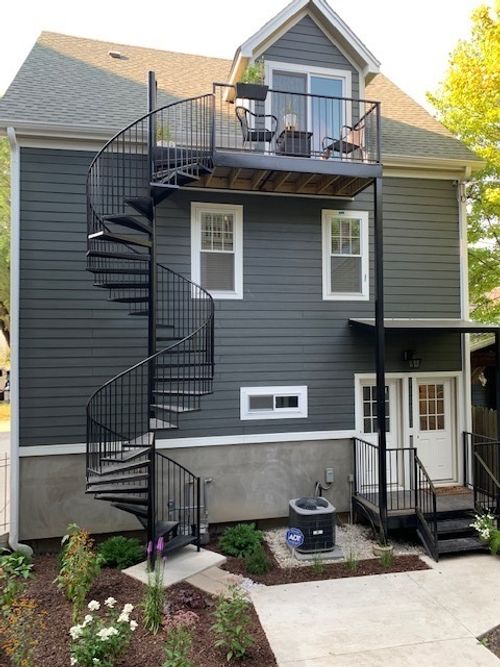 ch-2658 Homer St, Chicago, IL, 60647-4216 | Card Image