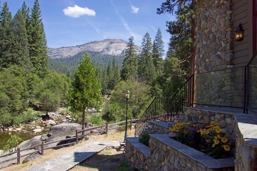 7899 Forest Dr, Yosemite National Park, CA, 95389 | Card Image