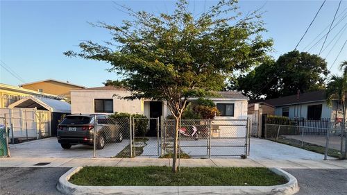 2918 Sw 2nd St, Miami, FL, 33135-1329 | Card Image