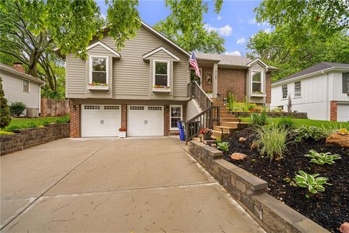 1920 E Jamestown Dr, Olathe, KS, 66062-2343 | Card Image