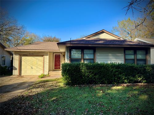 415 W Taylor St, Sherman, TX, 75092-2749 | Card Image