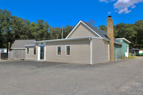 b-119 Rocky Point Rd, Middle Island, NY, 11953-1222 | Card Image