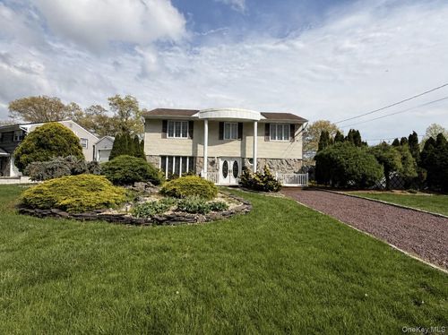 217 Audwin Drive, Islip, NY, 11752 | Card Image