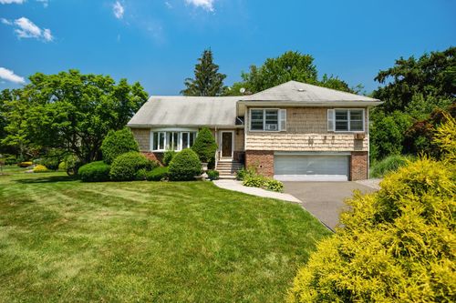 63 Bonnie Meadow Rd, Scarsdale, NY, 10583-6501 | Card Image