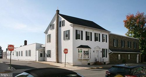 48 S Reading Ave, BOYERTOWN, PA, 19512-1438 | Card Image