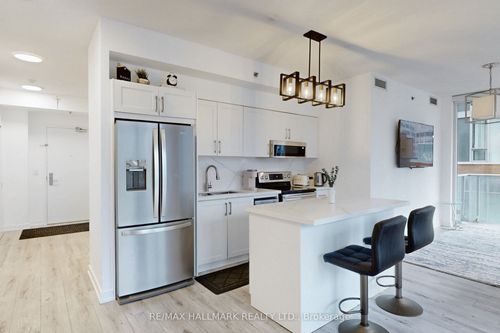818-21 Nelson St, Toronto, ON, M5V3H9 | Card Image