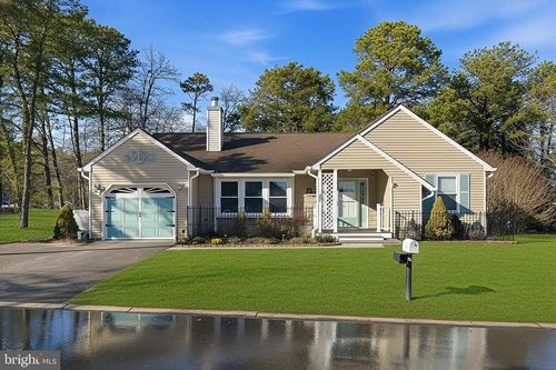 27 Amesbury Rd, Whiting, NJ, 08759-3244 | Card Image