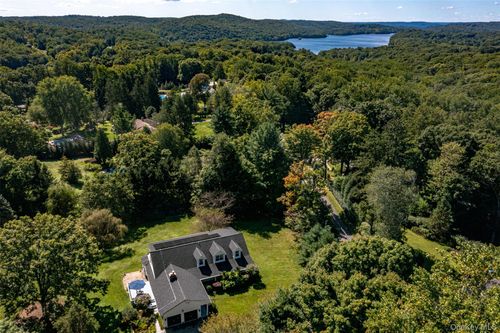 1203 Baldwin Rd, Yorktown Heights, NY, 10598-5819 | Card Image