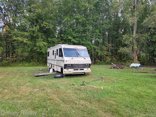 5690 Van Dyke Rd, Cass City, MI, 48726-9218 | Card Image