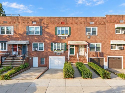 8494 Austin St, Kew Gardens, NY, 11415-2208 | Card Image