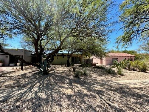 2420 E 5th St, Tucson, AZ, 85719-5211 | Card Image