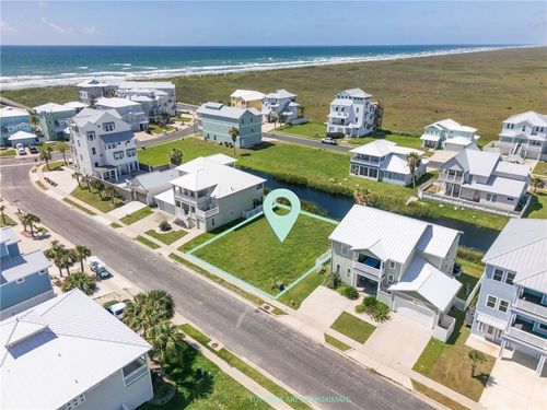 113 Frontside Dr, Corpus Christi, TX, 78418-1801 | Card Image