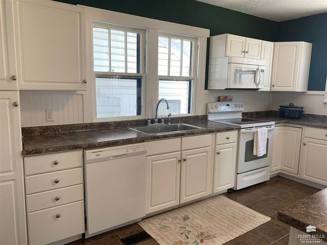 708 S Cedar St, House other with 3 bedrooms, 3 bathrooms and null parking in Abilene KS | Image 29