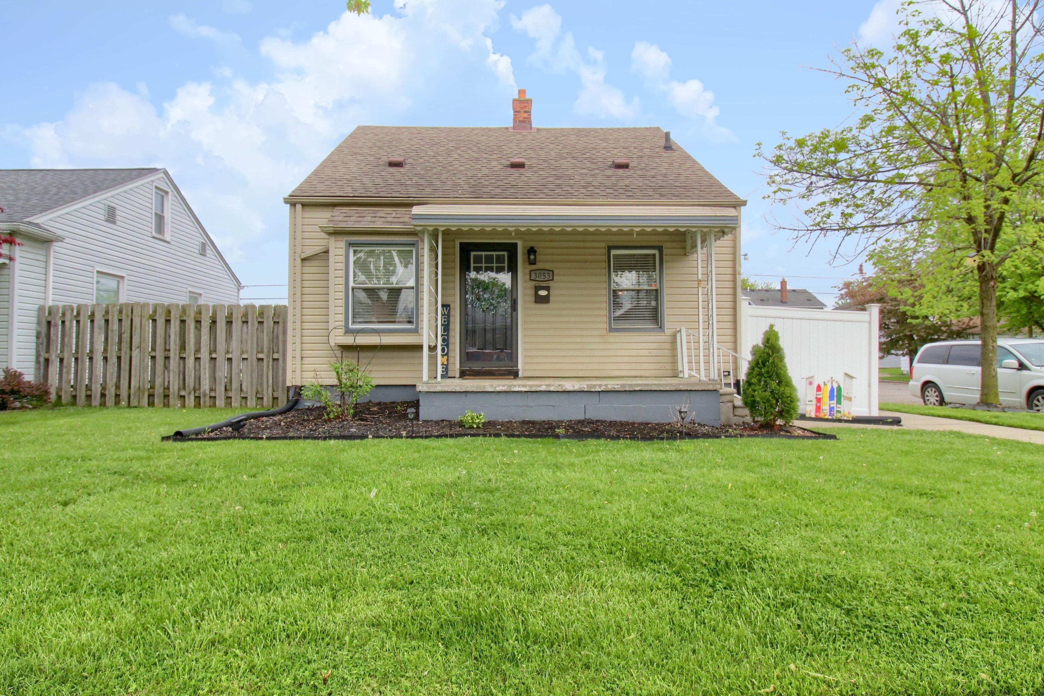 21st St, Wyandotte, MI 48192