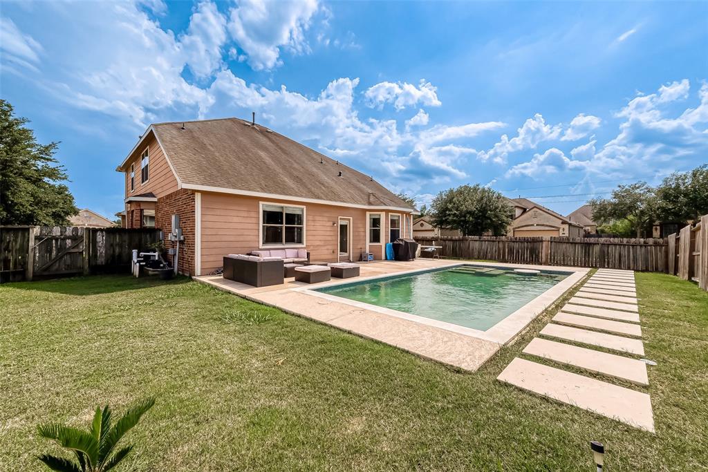 Southern Way Ln, Pearland, TX 77584