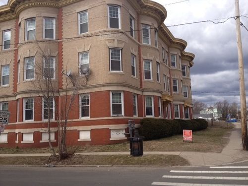 apt-2r-1 Beacon Ave, Holyoke, MA, 01040-2440 | Card Image