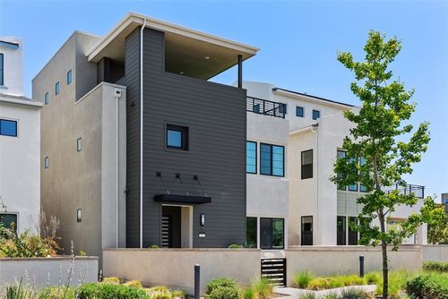 121 Bosal, Irvine, CA, 92618-1482 | Card Image