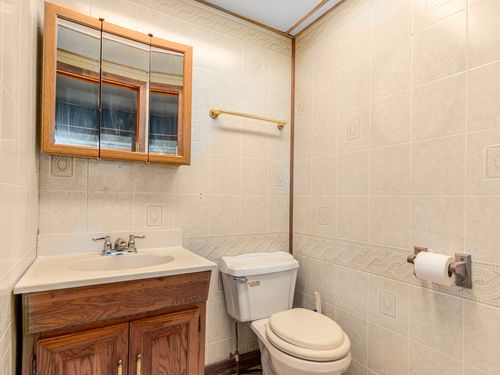 8736 S 51st Ave, Oak Lawn, IL, 60453-1346 | Card Image