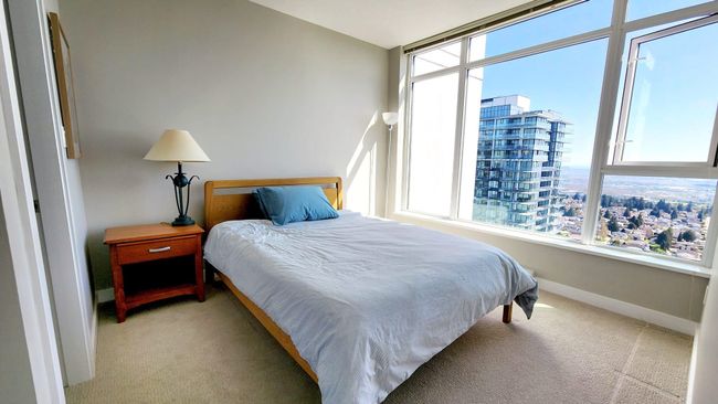 39oo - 4900 Lennox Lane, Condo with 2 bedrooms, 0 bathrooms and 1 parking in Burnaby BC | Image 4